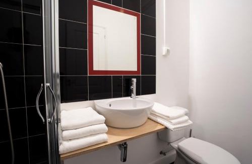Evora Hostel | Burgos Guest House