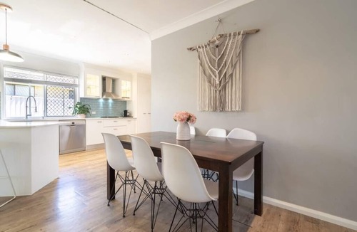 Burleigh Waters House | Burleigh Beach Oasis, Pool, 500m to Beach