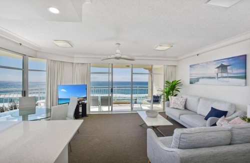 Burleigh Heads Apartment | Burleigh Heads Ocean Views 16th Floor Apartment