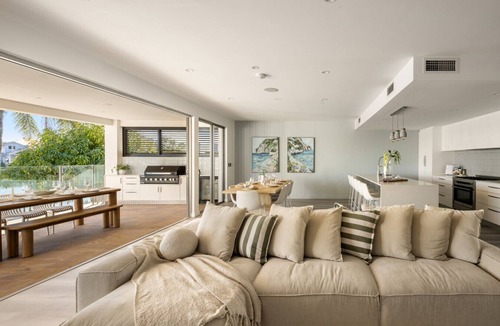 Burleigh Waters House | Burleigh Luxe Escape