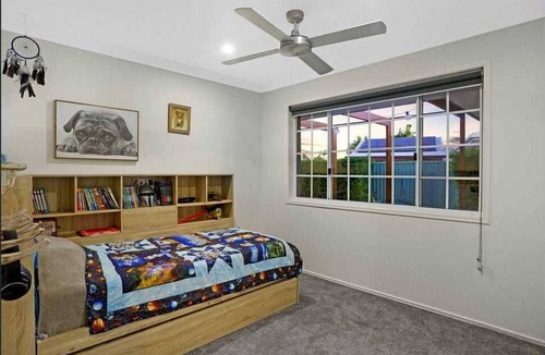 Burleigh Waters House | Burleigh waters beauty on lake, 5 minutes to the beach! family friendly