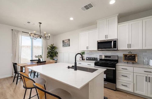 Greenacres House | Business Travel Ready New 3BR Near Airport