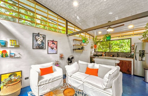 Puerto Viejo de Talamanca Villa | Butterfly Buddha Bungalow in the Playa Negra Jungle