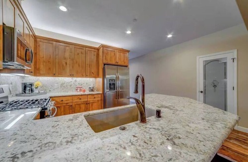 Mariposa House | Butterfly View Retreat + 45 Min to Yosemite