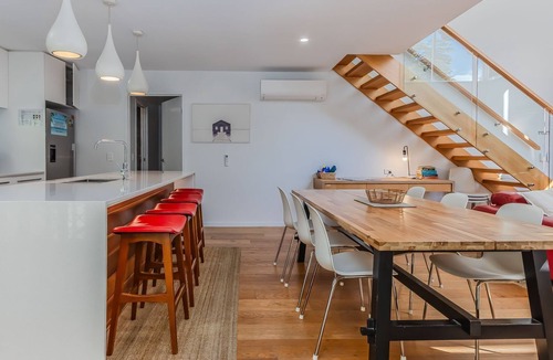 Byron Bay House | Byron Sunrise - 4 BR retreat with heated pool