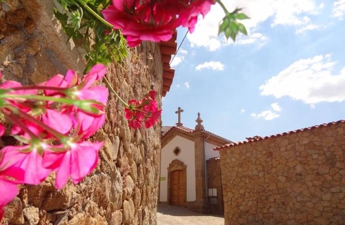 Juizo House | Côa Valley Chapel House