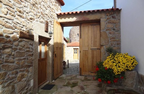 Juizo House | Côa Valley Chapel House