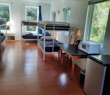 Ucluelet Hostel | C&N Backpackers - Ucluelet