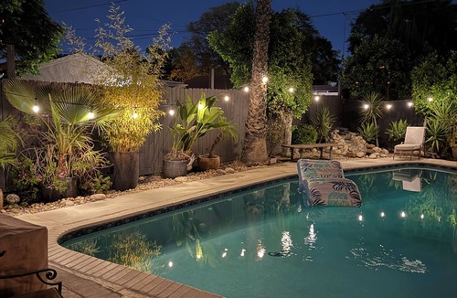 North Hollywood Cottage | CA Coolhouse Pool House next to NoHo West
