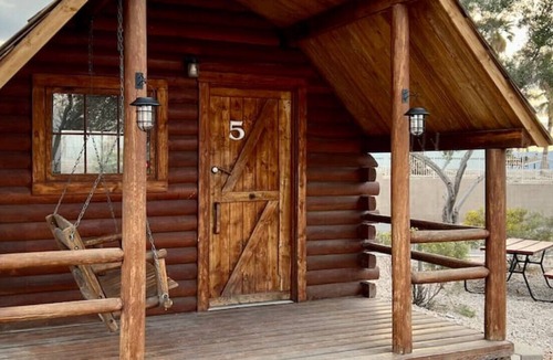 Ehrenberg Cabin | Cabin 5 · Cozy Studio Cabin!