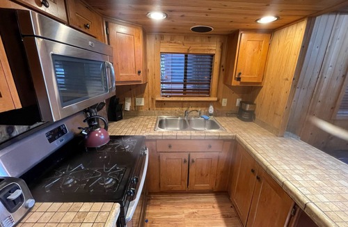 Tahoe Valley Hotel | Cabin Close to Fun Beaches, Trails, & Lake Adventures!