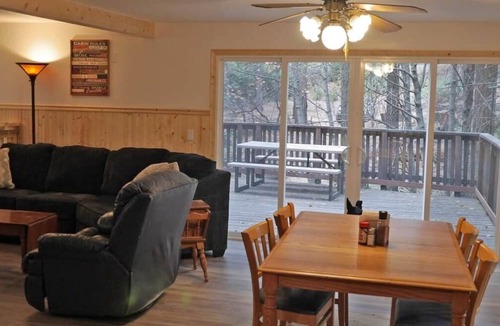 Camp Connell House | Cabin on the Creek