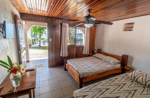 Cahuita Hotel | Cabinas Arrecife