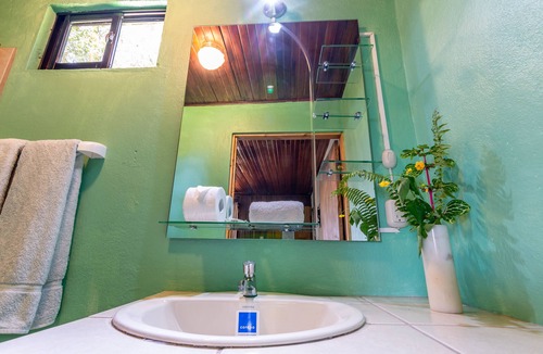 Cahuita Hotel | Cabinas Arrecife
