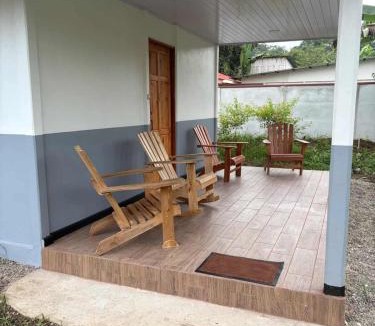 Cahuita Cabin | Cabinas Los Tucanes