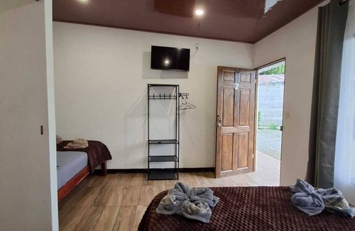 Hone Creek Hotel | Cabini Taz