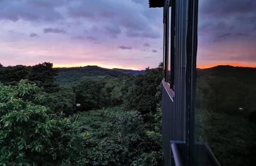 Sierra House | Calma Loft Monteverde Rainforest - Epic Views - Santa Elena