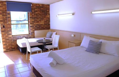 Mermaid Beach Hotel | Camden Motor Inn