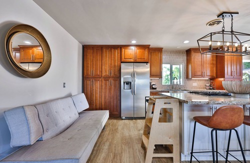Allied Gardens House | Canyon Retreat|Chef Kitchen|Deck|Sunrise Views