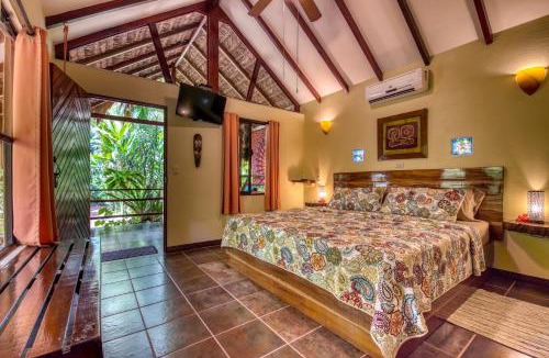 Cocles Cabin | Caribe Town Bungalows