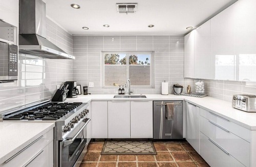 Tahquitz River Estates House | Casa al Amanecer – Bright Palm Springs Escape with Pool, Spa, Lawn & Mountain Views