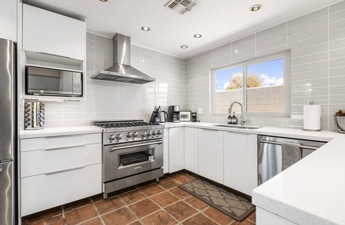 Tahquitz River Estates House | Casa al Amanecer – Bright Palm Springs Escape with Pool, Spa, Lawn & Mountain Views