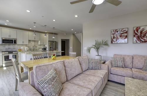 Avila Beach House | Casa Alina: 3 bedroom home steps from beach and golf course