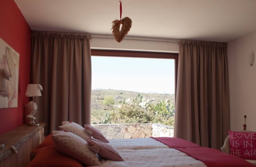 Santiago Maior Villa | Casa Amor Perfeito is an unique romantic hide away