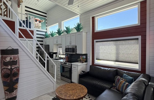 Parker Strip House | Casa Azul, Hot Tub- Boat Parking at Roadrunner Resort