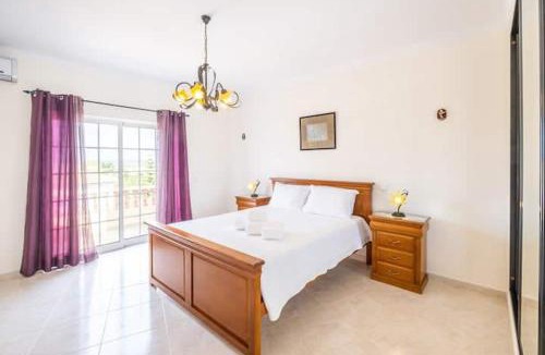 Estombar House | Casa Bella Vista - Fantastic spacious villa with beautiful views views of the Algarvian mountains, Monchique