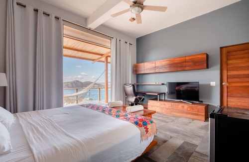 Paradise Bay Bed & Breakfast | Casa Cha Cha Cha B&B