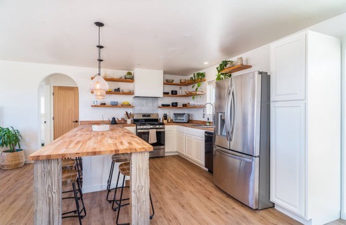Landers House | CASA COPAL: Desert escape on 2.5 acres w/hot tub near Joshua Tree National Park