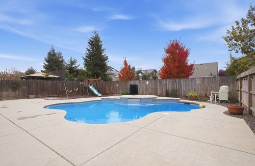 Visalia House | Casa Cortez A - Near Sequoia and Kings Canyon Parks