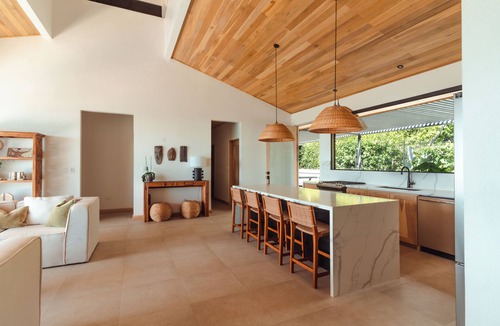 Ciudad Cortes House | Casa Corteza Amarilla