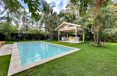 Puerto Viejo de Talamanca Villa | Casa Agogó - Carribean house/pool/steps from beach