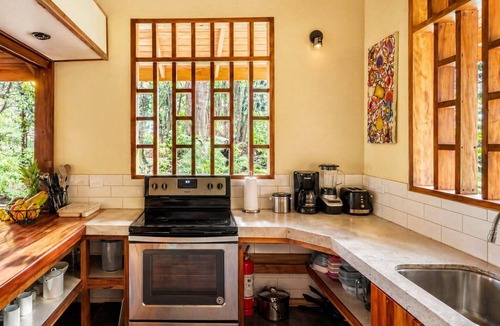 Puerto Viejo de Talamanca House | Casa Corazón - Cozy vacation home near beach & rainforest