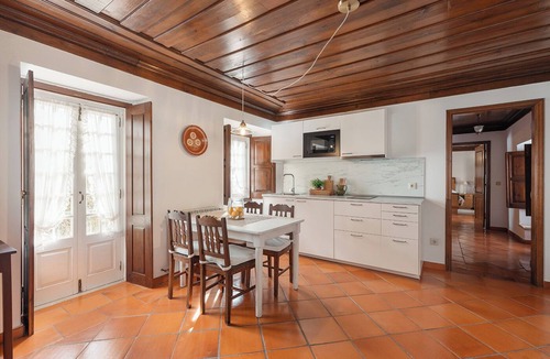 Curvaceiras Grandes House | Casa da Avó Genoveva