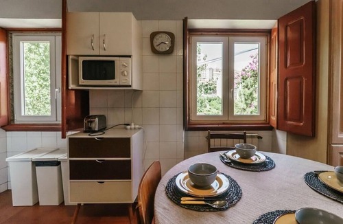 Covilha Cottage | Casa das Essências, Country House in the City