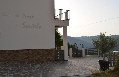 Vila Nova de Poiares House | Casa de Campo de SOUTELO