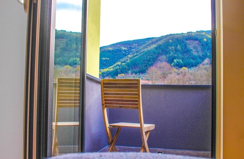 Gois Cottage | Casa de Campo Vale do Ceira, Quarto de Casal. Na Bela e Pacata Vila de Góis