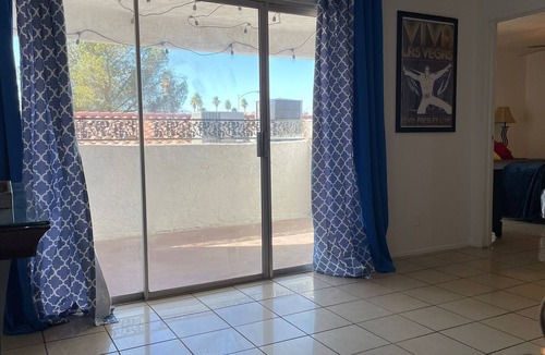 Paradise Apartment | Casa de Harmon 7 min to Strip/Airport w/2 master bed