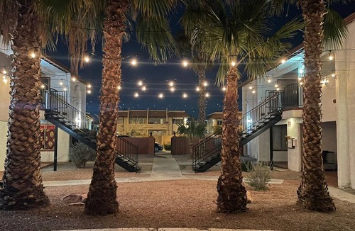 Paradise Apartment | Casa de Harmon 7 min to Strip/Airport w/2 master bed