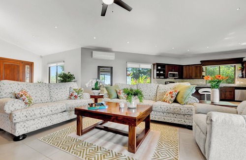Coco House | Casa de la Reina Luxury 3-Bedroom Ocean View Home in Playas del Coco