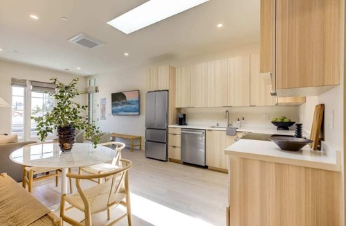 Santa Barbara Apartment | Casa De La Vina Apartment 13