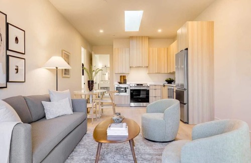 Santa Barbara Apartment | Casa De La Vina Apartment 14