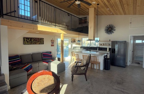 Twentynine Palms Bed & Breakfast | Casa Del Sol-Cozy Sun Soaked Desert Home Near Joshua Tree N.P.