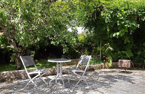 Porto de Mos Apartment | Casa do Largo - Floor 2 with Shared Terrace, Shared Garden and Wi-Fi