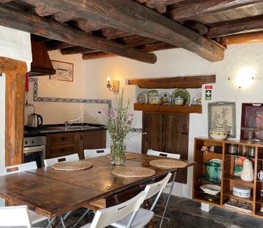 Reveladas House | Casa do Olho d'Água