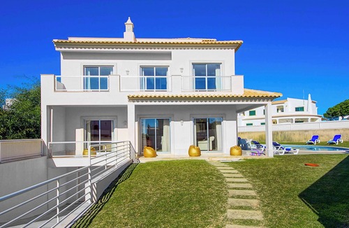Gale Villa | Casa Ferrero - Four Bedroom Villa, Sleeps 8
