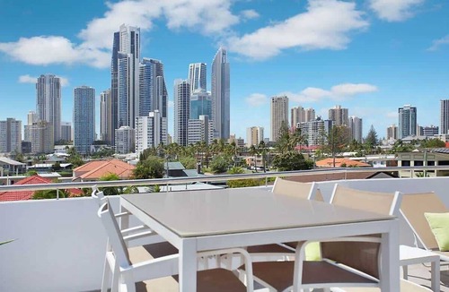 Surfers Paradise House | Casa Grande On The Water